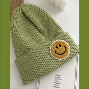 KNIT RIBBED SMILEY FACE HAT BEANIE OSFA